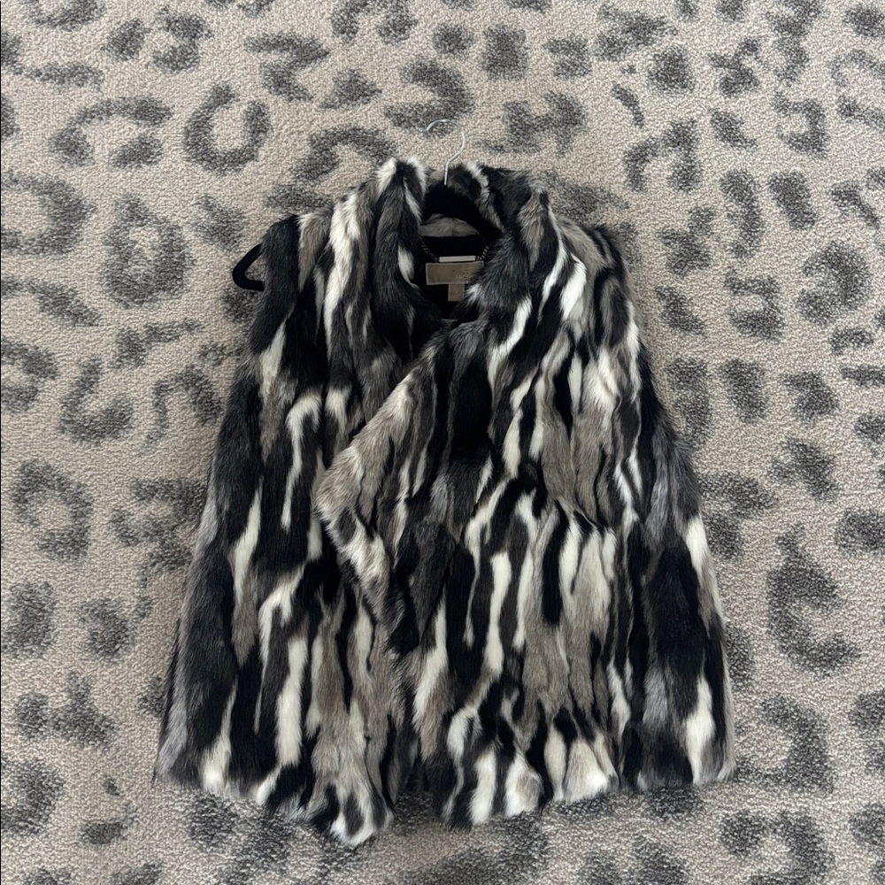 NWT Michael Kors sz SMALL Black White Gray Faux Fur Vest